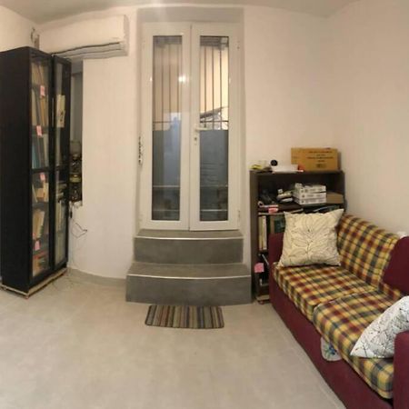 Апартаменты Exarcheia: Independent Ground Floor House. Афины Экстерьер фото