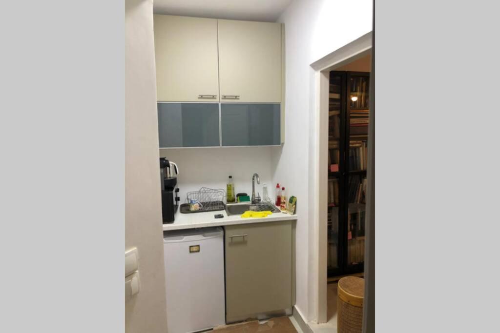 Апартаменты Exarcheia: Independent Ground Floor House. Афины Экстерьер фото